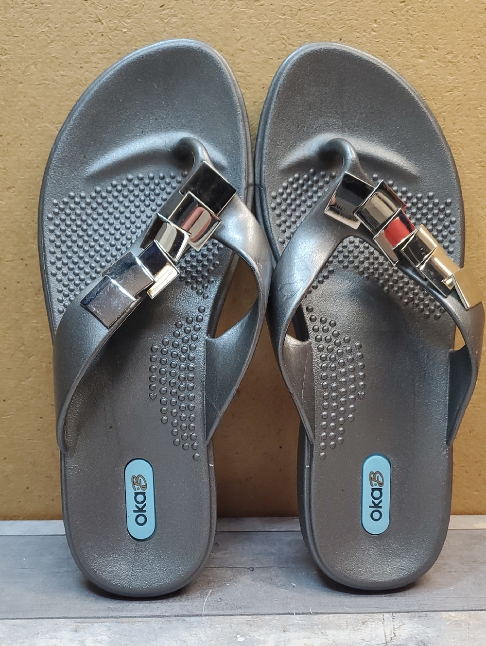 OKA B Silver Women’s Thongs with Silver Accents Size M